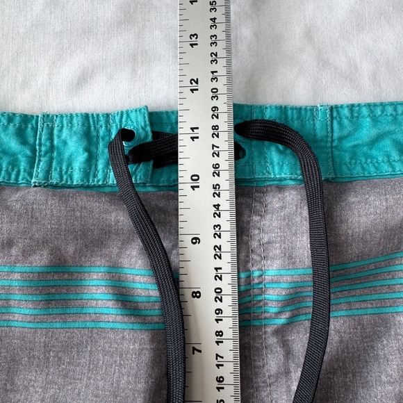 RVCA Men's 36 Classic Non-Stretch Board Shorts Gray Striped Surfer Ocean Beach - Picture 12 of 16